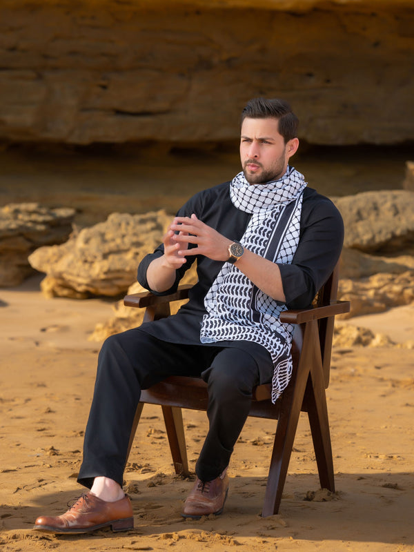 Porno filmda rus bekasi va xizmatkori Navbat bilan anal mushuk xxx